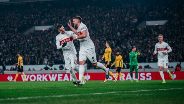 ليون يعزز صدارته وفوز استون فيلا وبيتيس في الدوري الاوروبي