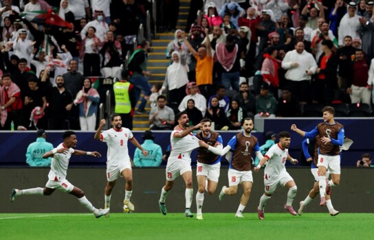 تعادل مجنون بين يونايتد وبورنموث،  فوز روما على كومو،الاردن الى نهائي كأس العرب