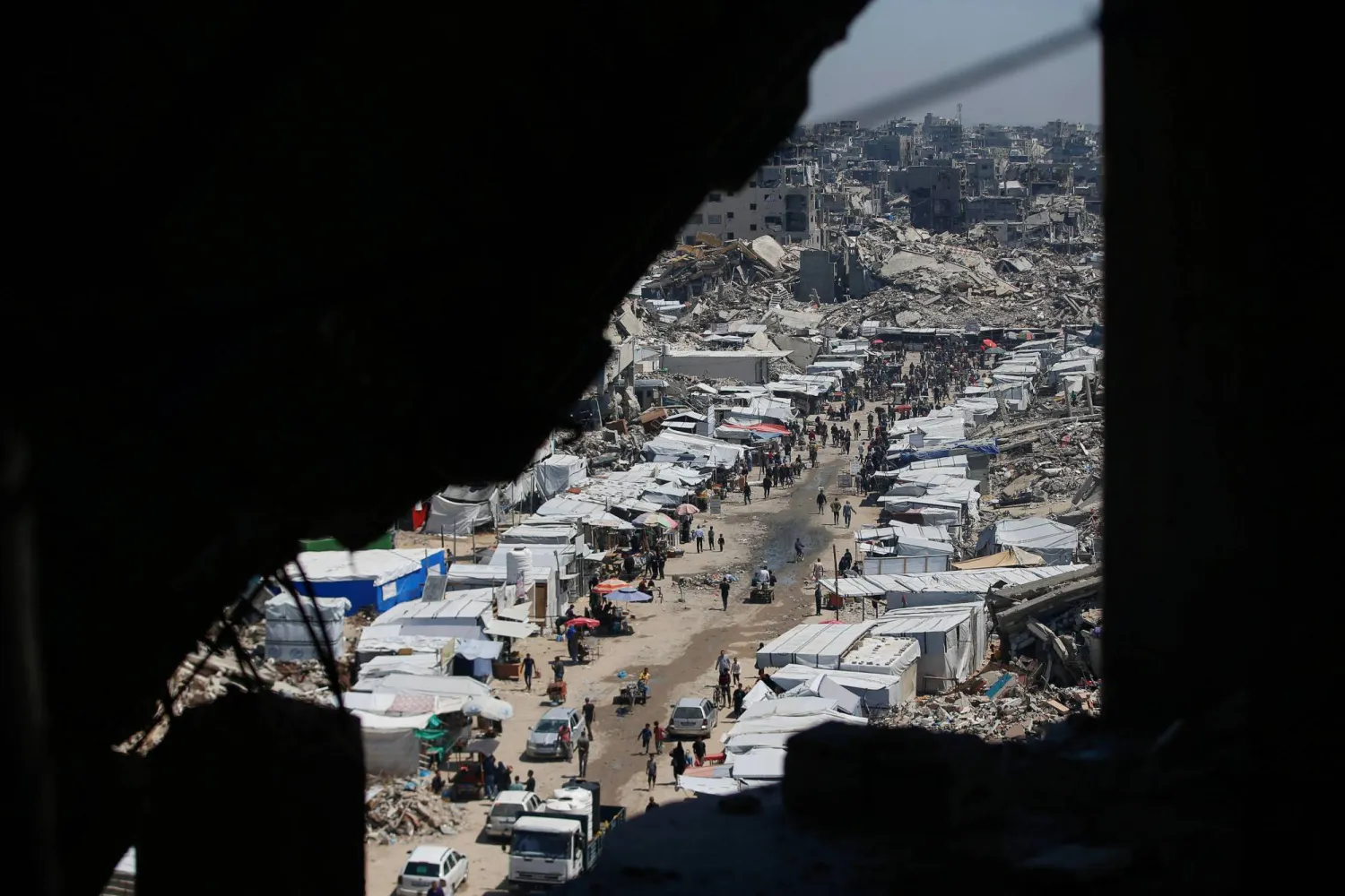 غزة تحت القصف في اليوم الـ54: دعوات دولية عاجلة للتحقيق ووقف التجويع