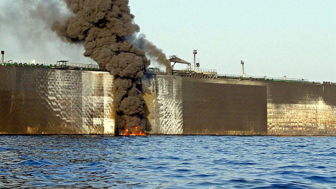 تحالف دعم الشرعية باليمن يستهداف أسلحة قادمة من الإمارات في ميناء المكلا!