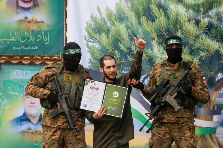 حماس تستبعد صفقة جزئية وتتمسك بالسلاح!