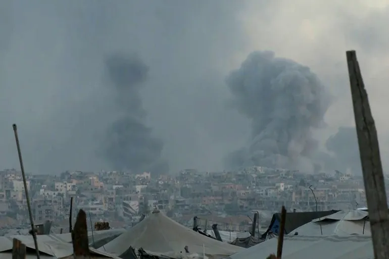 الاحتلال يقصف خان يونس بالطائرات والزوارق والمدفعية!