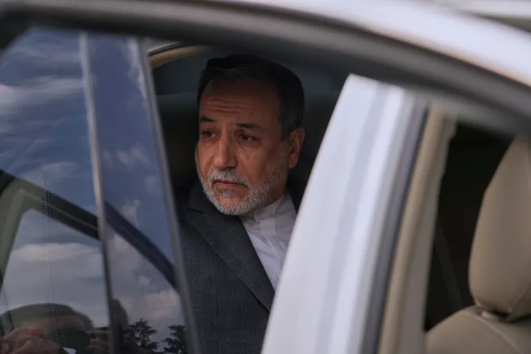 عراقجي: سنرد بكل ما نملك إذا تعرّضنا للهجوم!