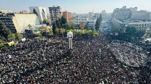 السوريون في الساحات احتفالًا بذكرى انطلاق عملية ردع العدوان