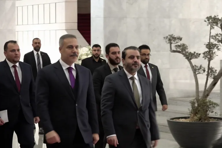 وفد تركي يزور سوريا يضم وزيري الخارجية والدفاع ورئيس الاستخبارات!