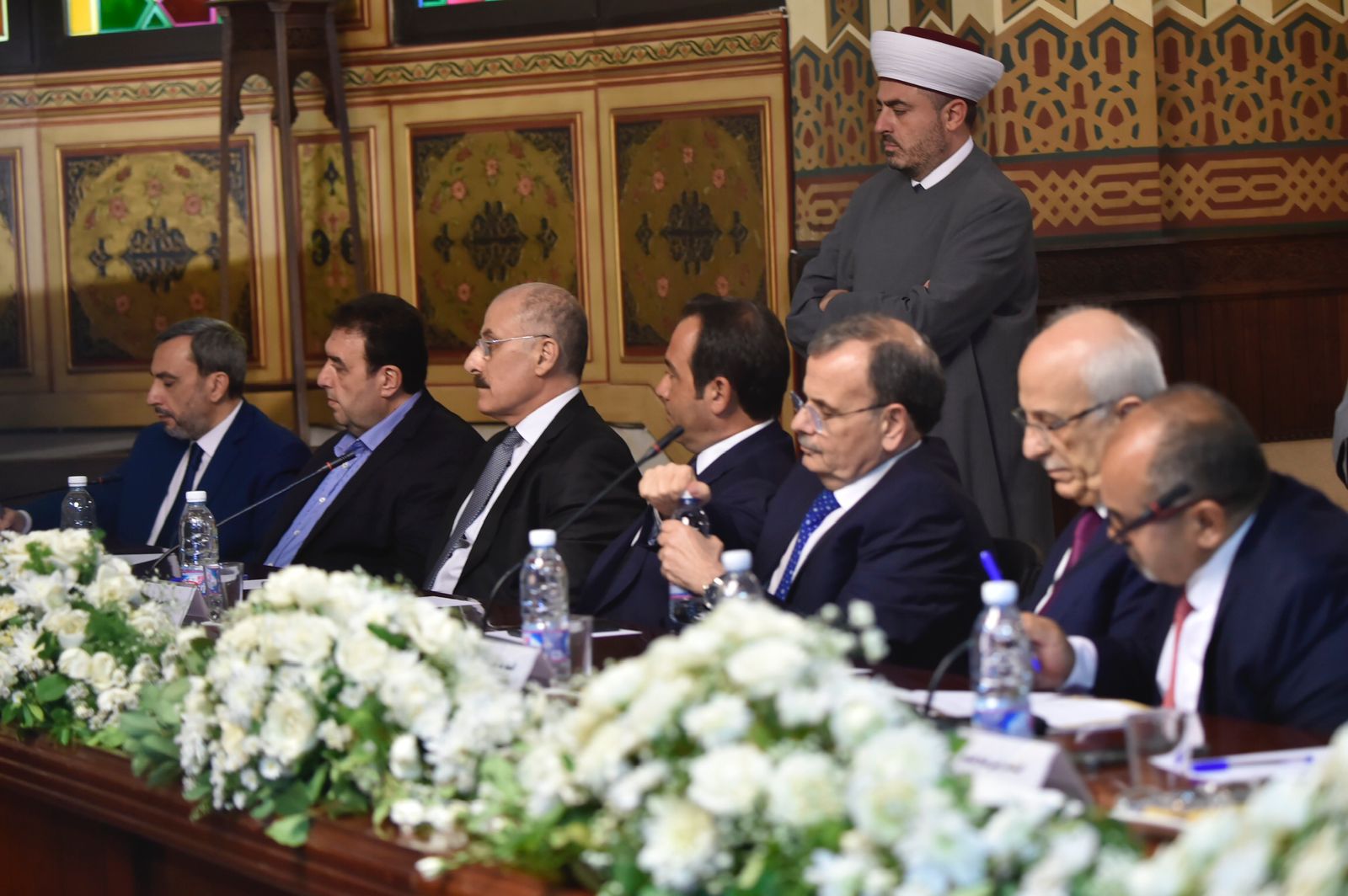 اتصالات لعقد اجتماع للنواب السنّة في دار الفتوى!
