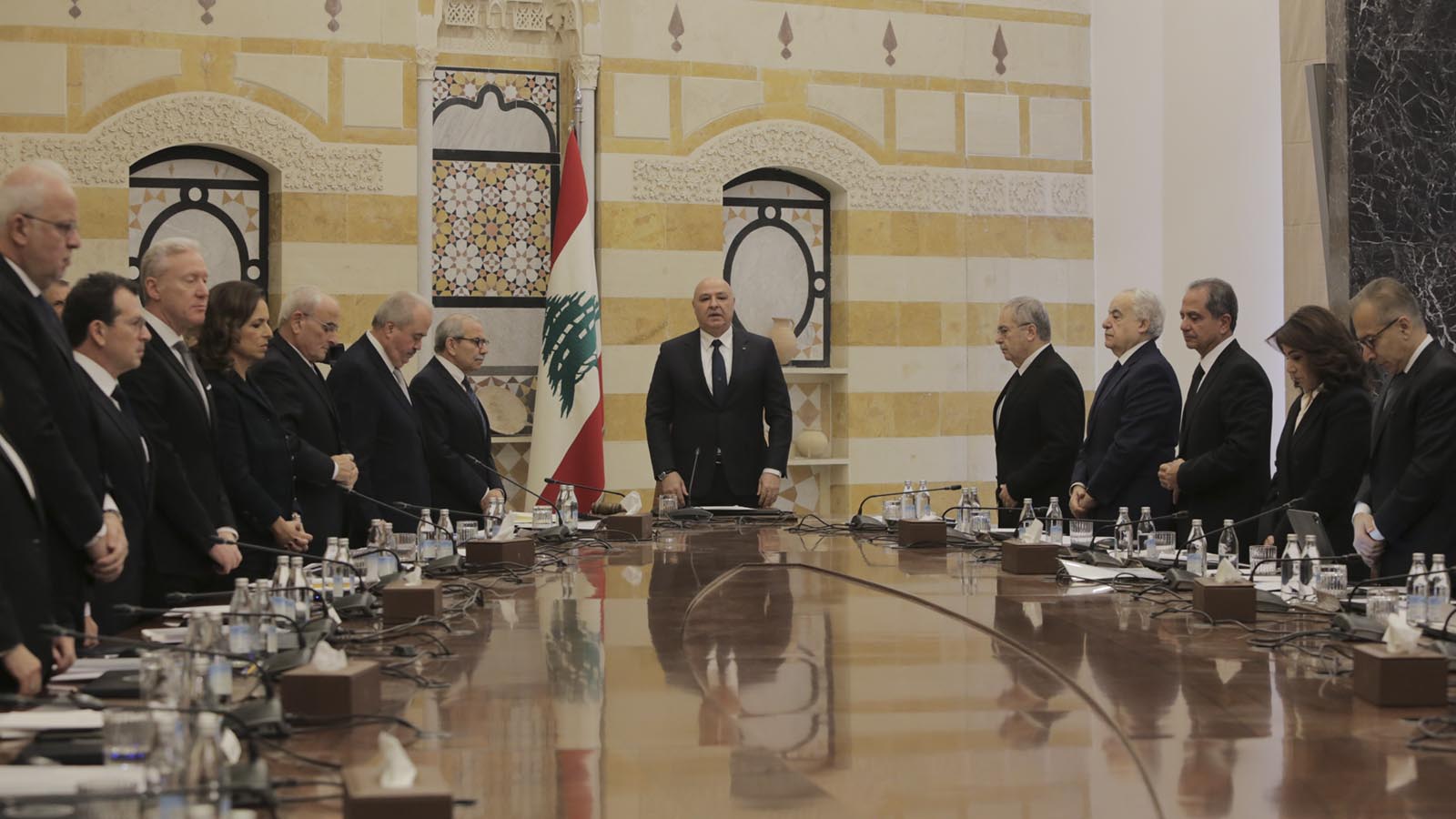 جلسة لمجلس الورزاء الخميس للبحث في تعيين حاكم المصرف المركزي!