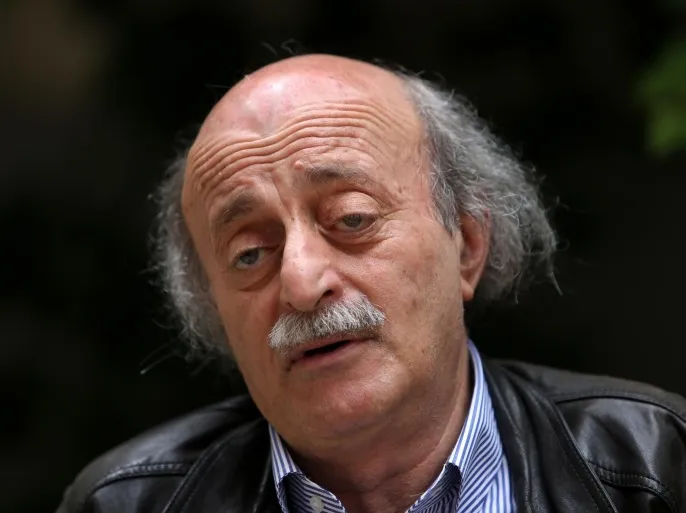 جنبلاط يحذّر بعض الداخل من الوهم...