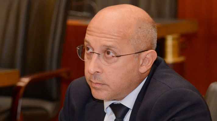 آلان عون: نبحث مع حزب الله باللامركزية الموسعة!