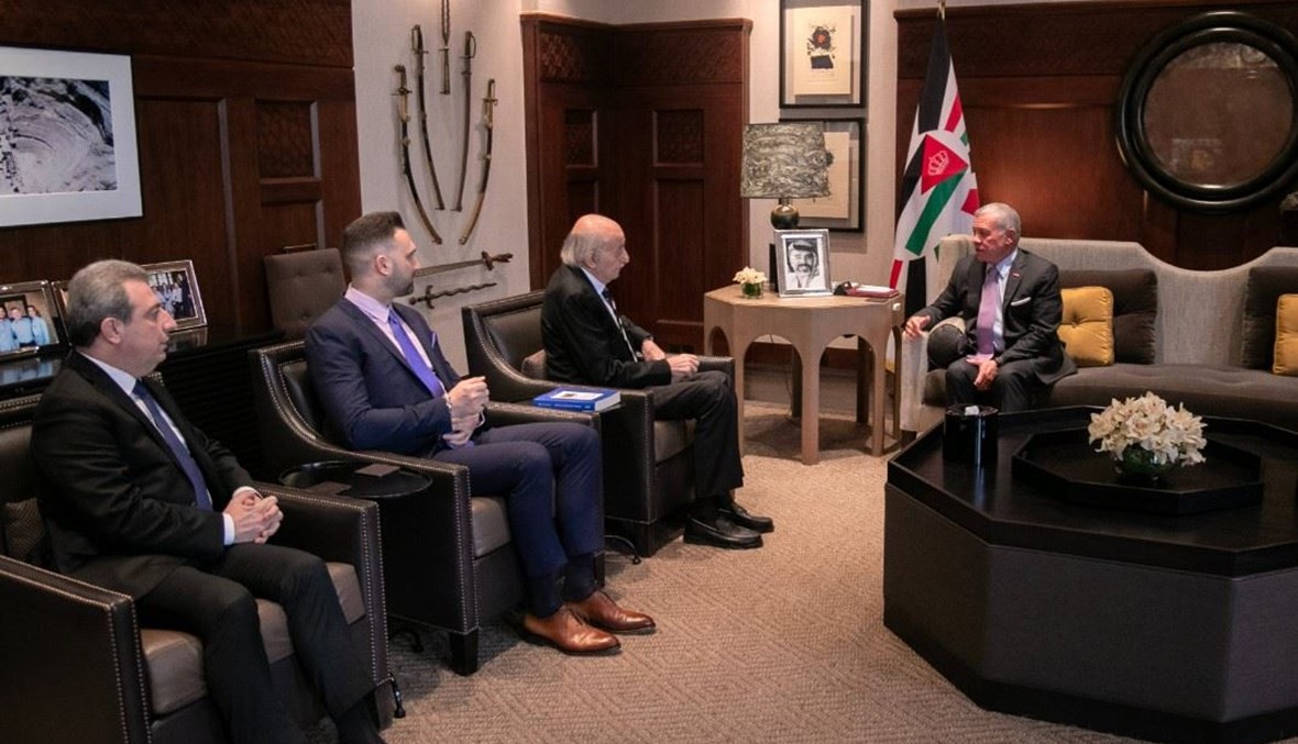 العاهل الأردني استقبل جنبلاط: استقرار لبنان بالغ الأهمية..