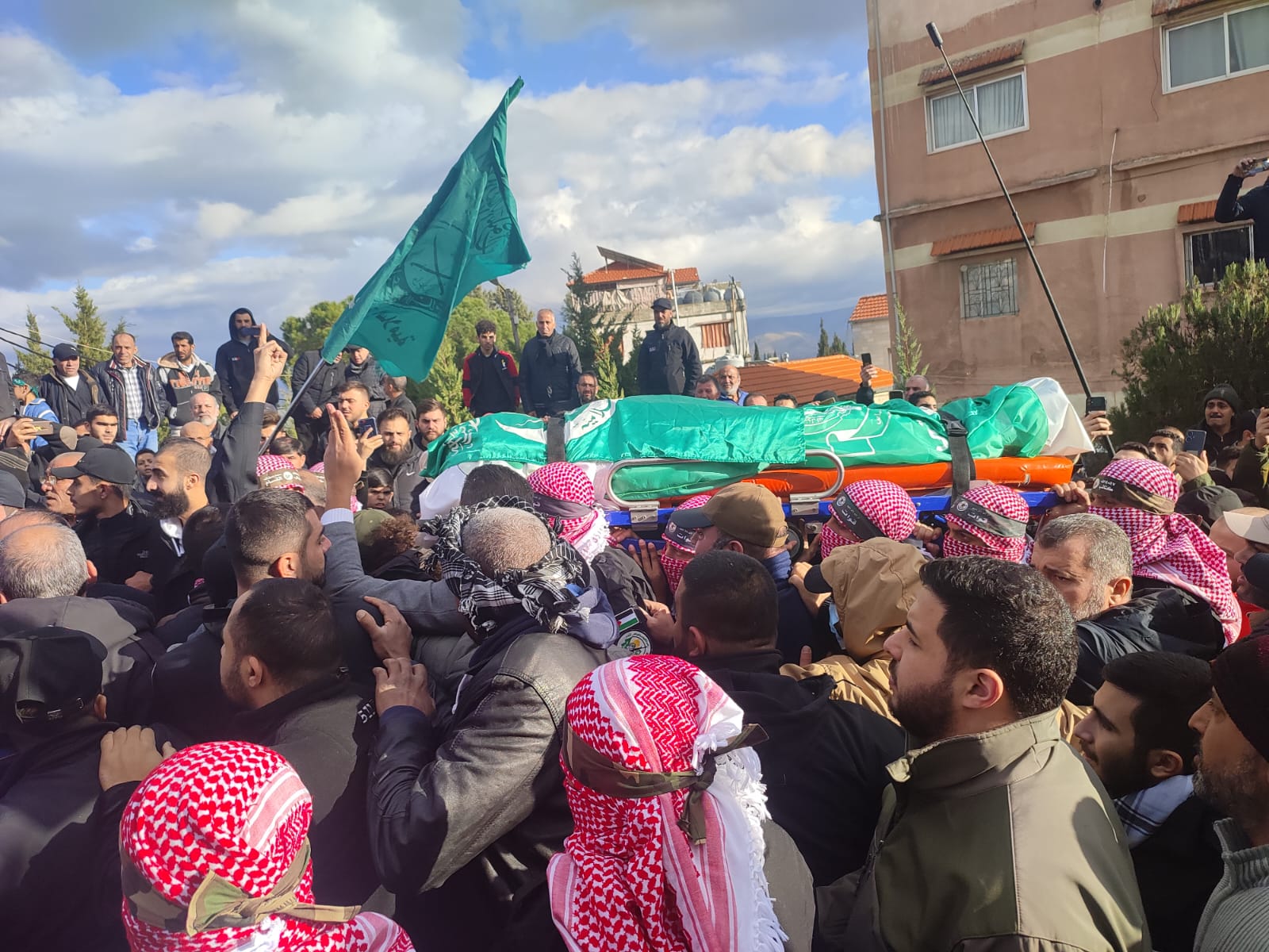 البقاع يودّع شـ ـهـ يد طوفا.ن الأقصى ابن الجماعة الإسلامية القائد محمود شاهين!