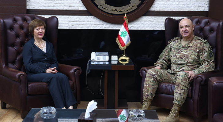 قائد الجيش بحث مع منسقة الأمم المتحدة التطورات على الحدود الجنوبية