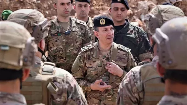 وسط تواصل الخروقات الإسرائيلية... زيارة لافتة لقائد الجيش إلى الجنوب!