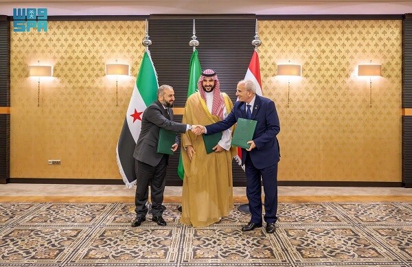 لقاءٌ حاسم جمع وزيري دفاع لبنان وسوريا في الرياض!