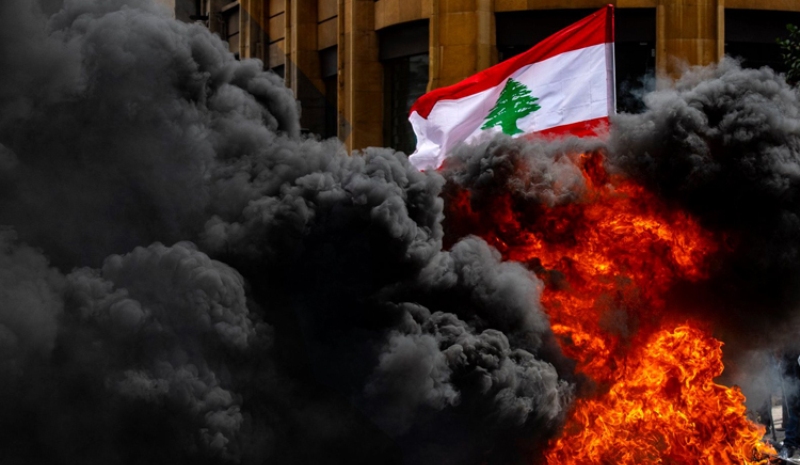 شهيدان في لبنان جراء استهداف العدو الإسرائيلي لسيارتهما المدنية!