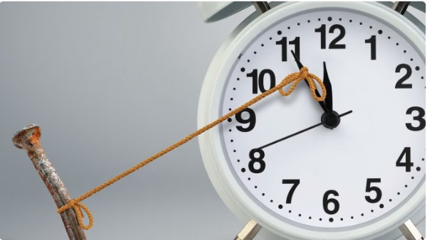 مجلس الوزراء يذكّر بوجوب تأخير الساعة ساعة واحدة!