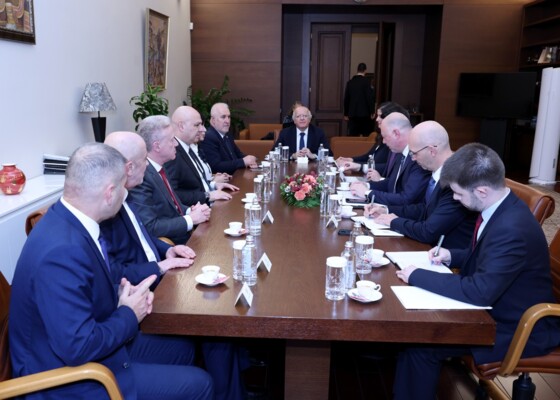 عون يلتقي رئيس حكومة بلغاريا ورئيسة البرلمان!