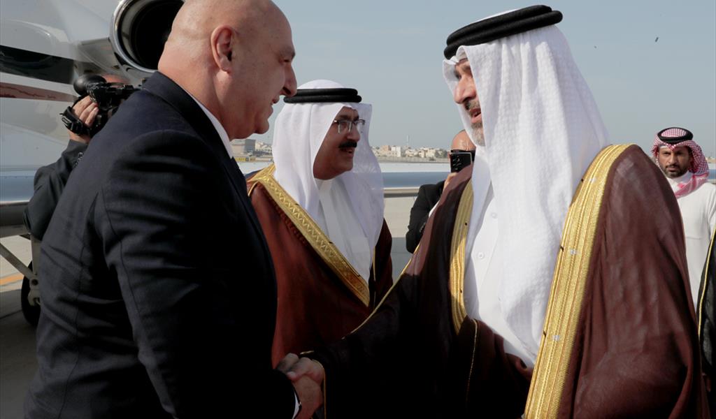 عون من البحرين: قرارنا بإنقاذ الدولة نهائي ولا عودة عنه!