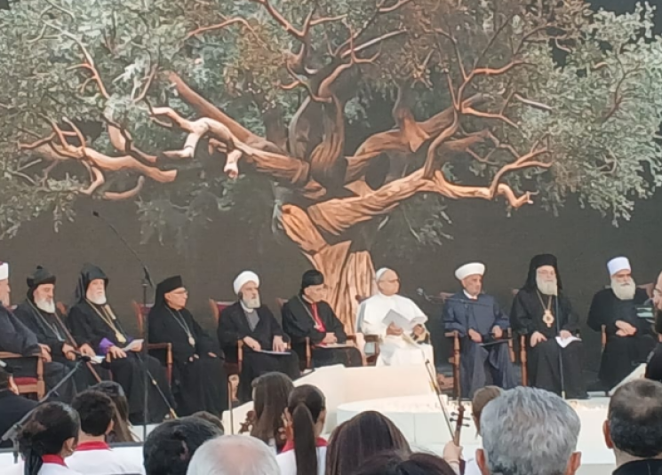 ساحة الشهداء تحتضن لقاءً يجمع البابا ورؤساء الطوائف!