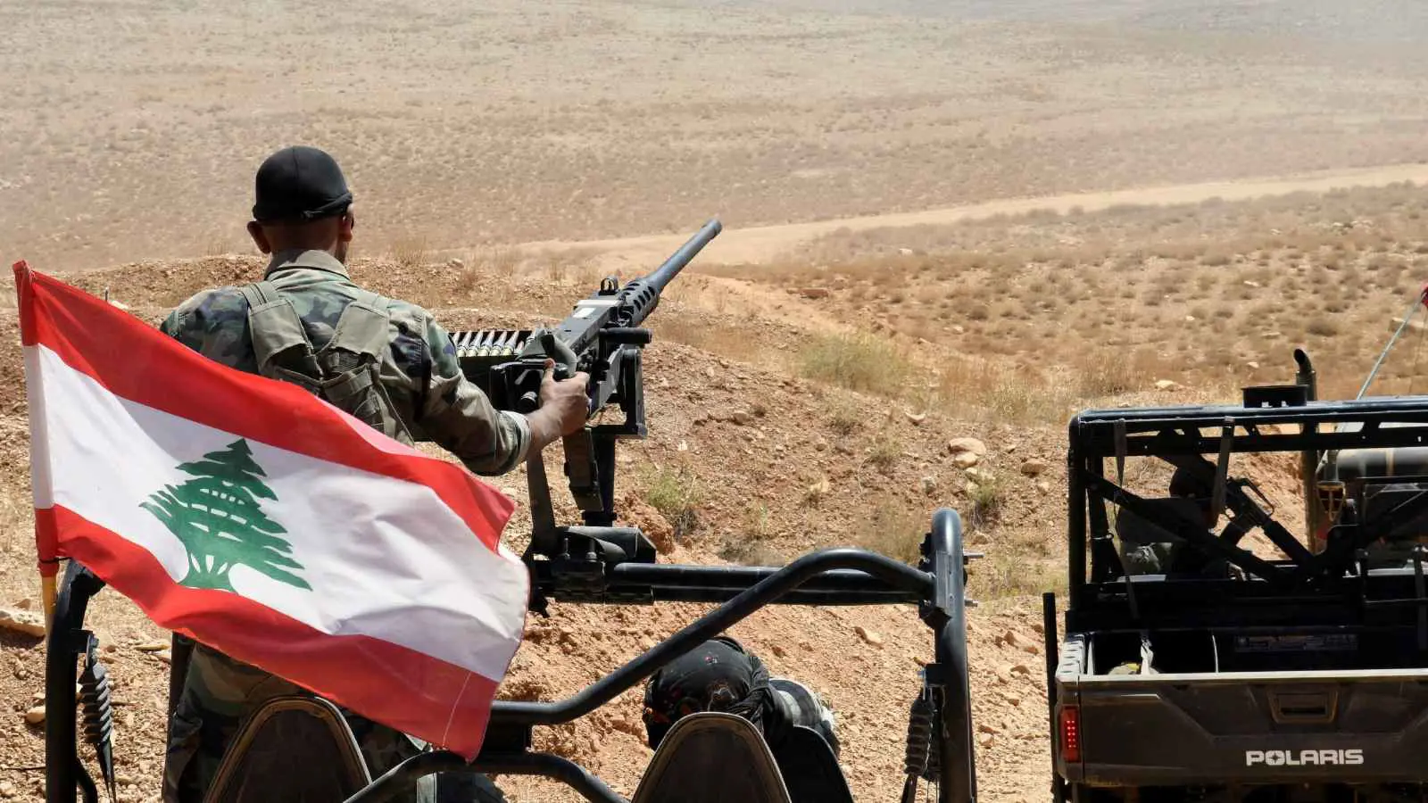 إصابة عسكري لبناني في اشتباكات مع مسلحين مجهولين عند الحدود مع سورية!