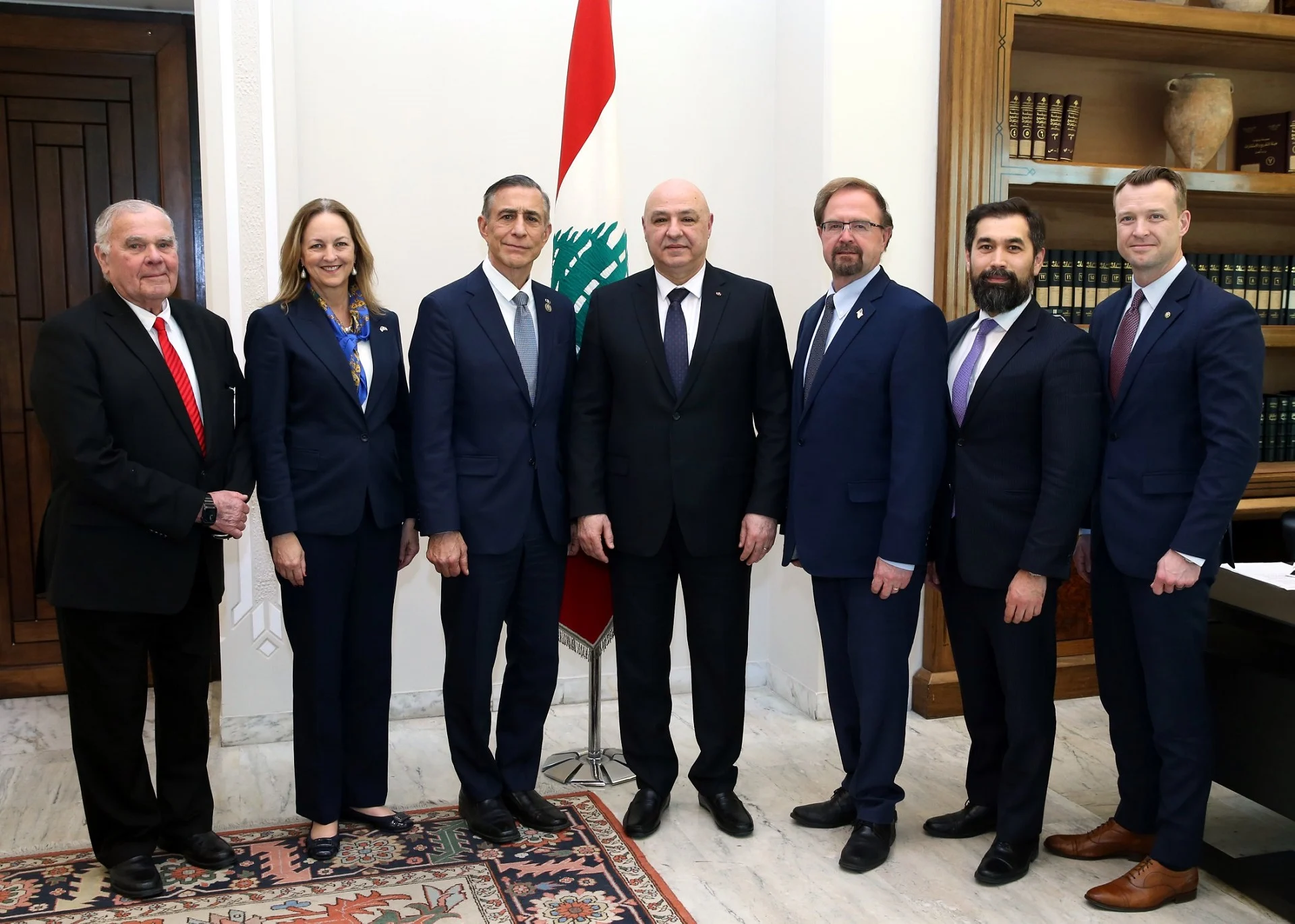 الرئيس اللبناني لوفد الكونغرس: للضغط على إسرائيل للانسحاب