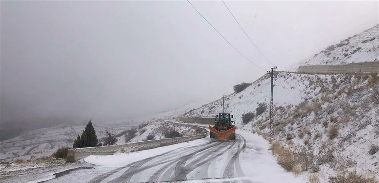 هذه الطرق الجبلية مقطوعة بسبب تراكم الثلوج!