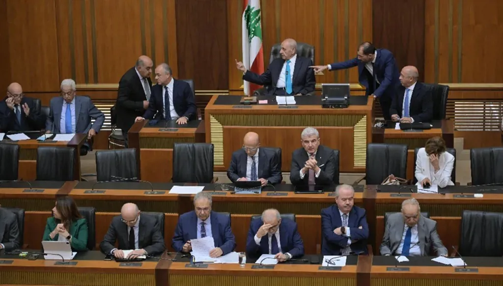 البرلمان يُناقش مشروع الموازنة... وسط تحرّك الشارع!