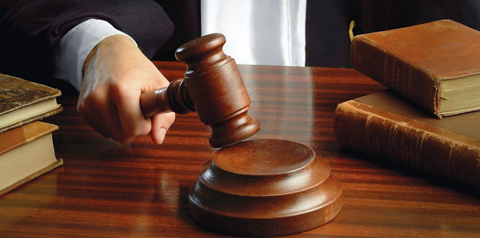 أكثر من مائة قاضٍ أعلنوا التوقف القسري عن العمل لهذا السبب!