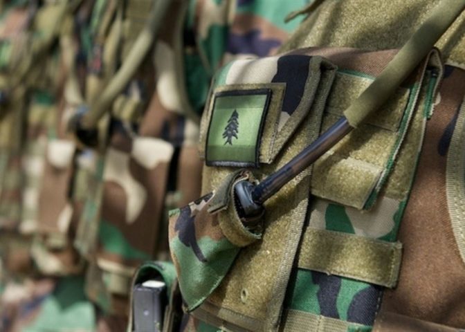 الجيش: اصابة احد العناصر باستهداف العدو الاسرائيلي لجرافة للجيش أثناء عملها على فتح طريق قالويه- كفردونين