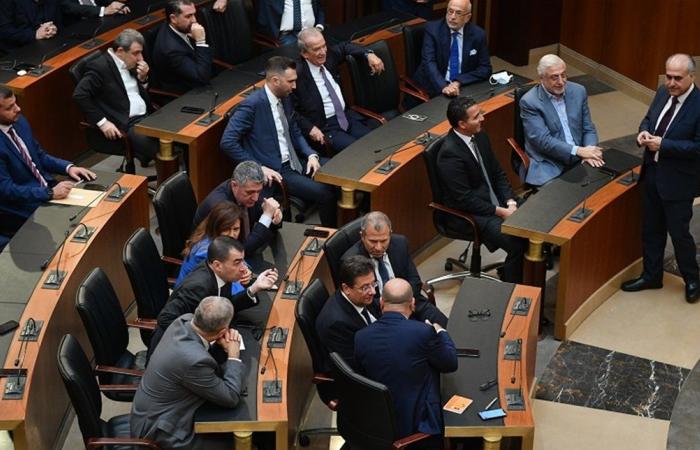 نائب جديد يستقيل من الوطني الحر.. من هو؟