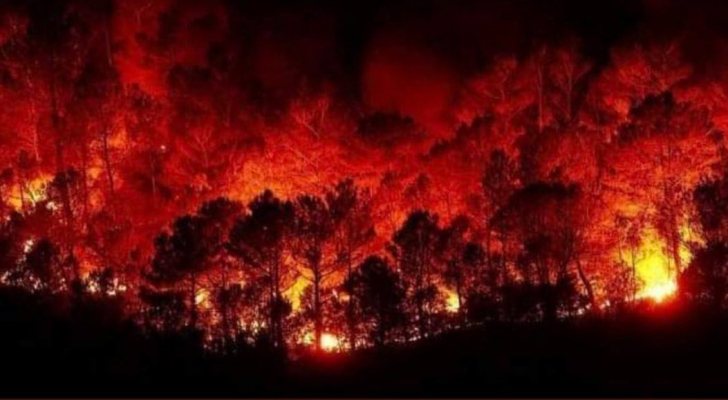 اشتعال حرائق بالجليل جراء سقوط صواريخ من لبنان..