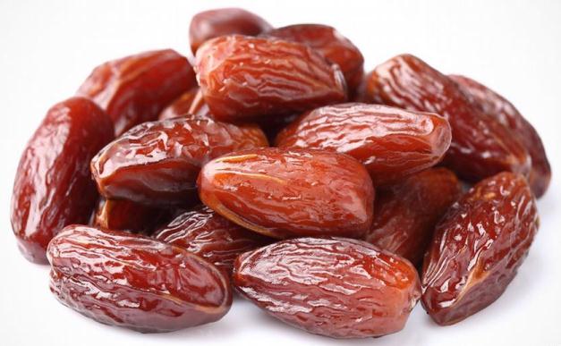 فوائد الإفطار على حبّة تمر