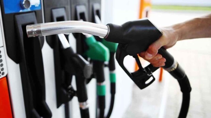 انخفاض سعر صفيحتَي البنزين 28000 ليرة والمازوت 19000 ليرة واستقرار سعر الغاز