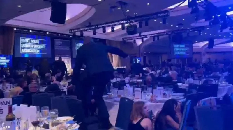 إطلاق نار خلال عشاء مراسلي البيت الأبيض وإجلاء دونالد ترامب!