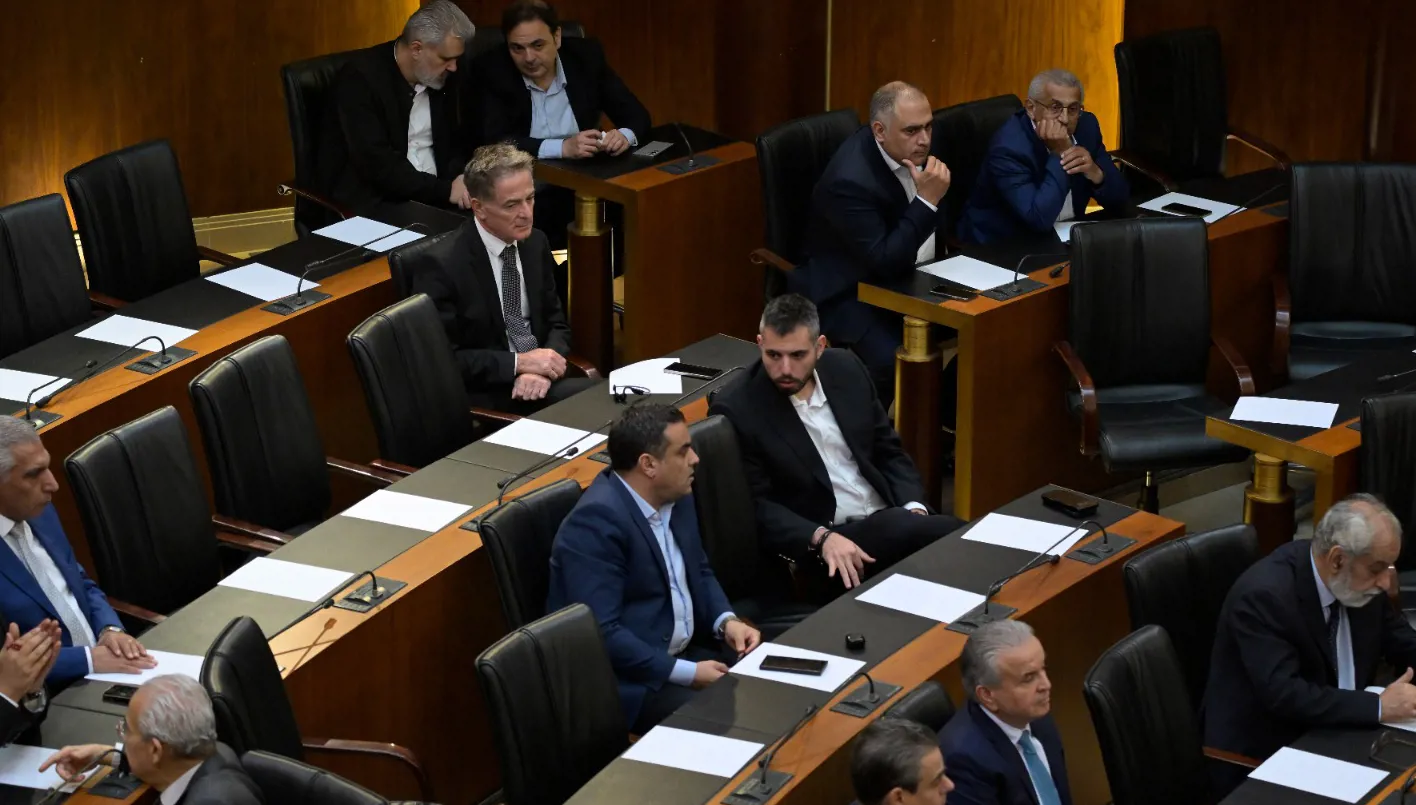 جلسة نيابية بروتوكولية... تثبيت القديم وتغييرات محدودة على هامش الجمود السياسي!