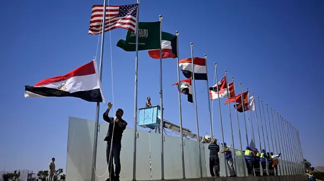 شرم الشيخ تجمع قادة العالم: تثبيت الهدنة وإعادة إعمار غزة!