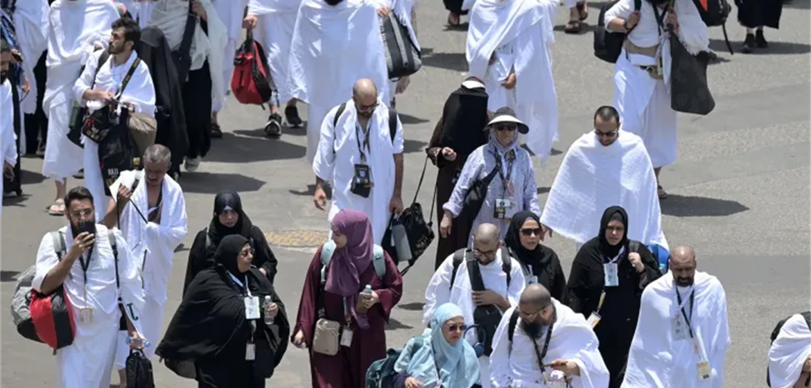 الحجاج يتوافدون إلى جبل عرفة لأداء ركن الحج الأعظم!