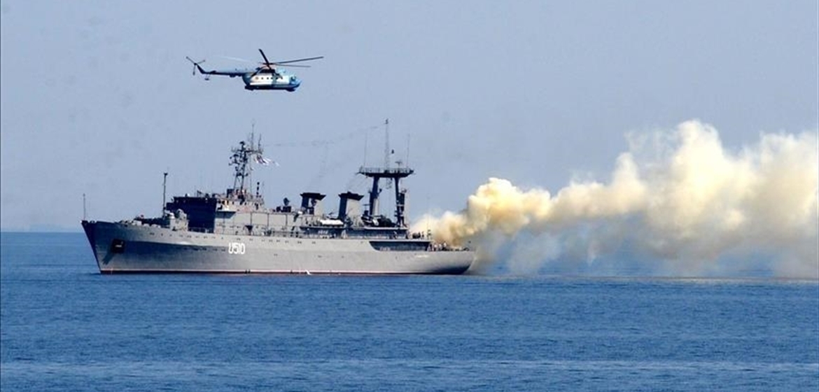 المدمرة الأميركية تغادر ميناء إيلات وسط توترات إقليمية!