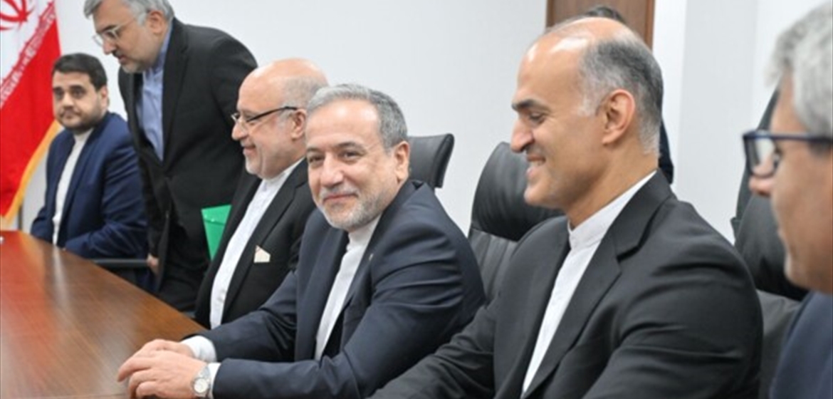 عراقجي بعد لقائه رجي: إيران تدعم حزب الله كمجموعة مقاومة لكنها لا تتدخل في شؤونه!