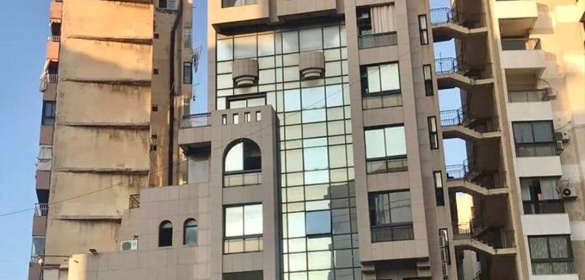 بعد استهداف مركز الجماعة الإسلامية في بيروت بيانات استنكار ودعوات إلى التهدئة!