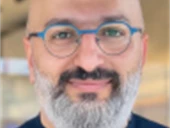 إيهاب جبارين _  حين تصبح واشنطن أكثر يمينية من تل أبيب: كيف تدير إسرائيل اندفاع أمريكا نحو إيران؟