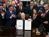 ترامب يوقّع قانونا ينهي أطول إغلاق حكومي في تاريخ أميركا!