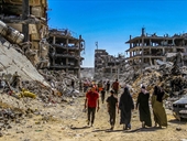 اليوم 36 لوقف إطلاق النار: قصف بحري إسرائيلي وشتاء قاسٍ يغرق خيام النازحين في غزة