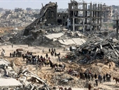 الاحتلال يُواصل خرق هدنة غزة: قصف مدفعي وجوي ونسف منازل!