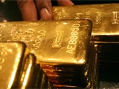 الذهب يصعد في المعاملات الفورية 2 في المئة إلى مستوى قياسي!