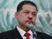 غضبٌ فلسطيني بعد لقاء ياسر عباس بمديرة الأونروا!